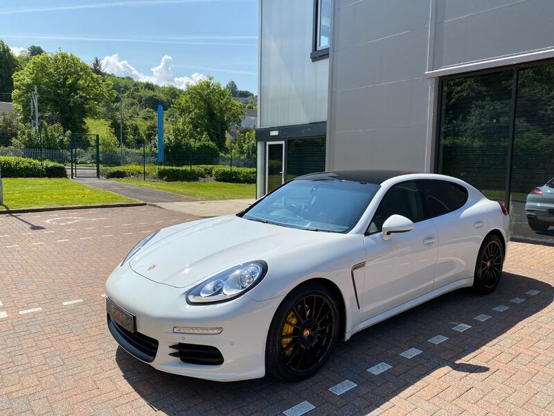 PORSCHE PANAMERA