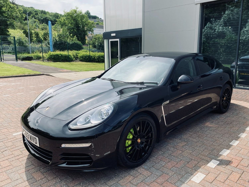 PORSCHE PANAMERA