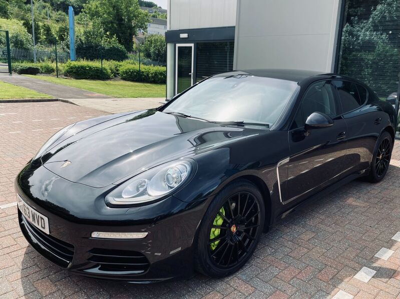 PORSCHE PANAMERA