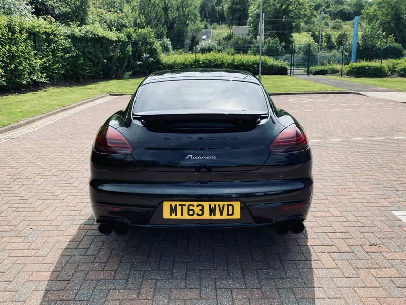 PORSCHE PANAMERA