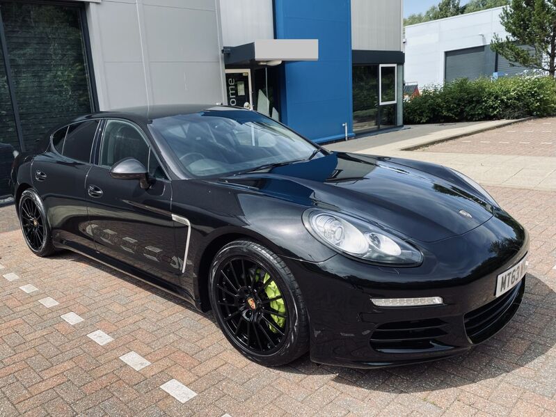 PORSCHE PANAMERA