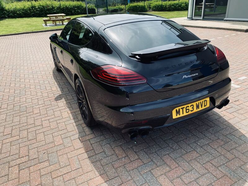 PORSCHE PANAMERA