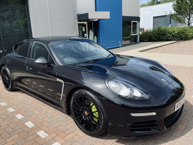 PORSCHE PANAMERA