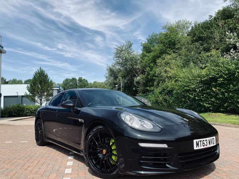 PORSCHE PANAMERA