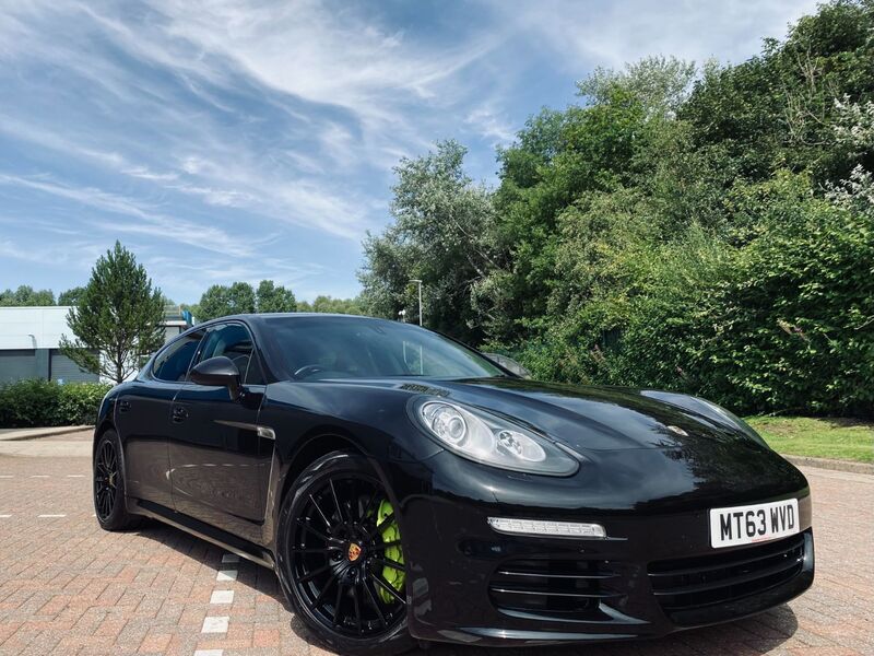 PORSCHE PANAMERA