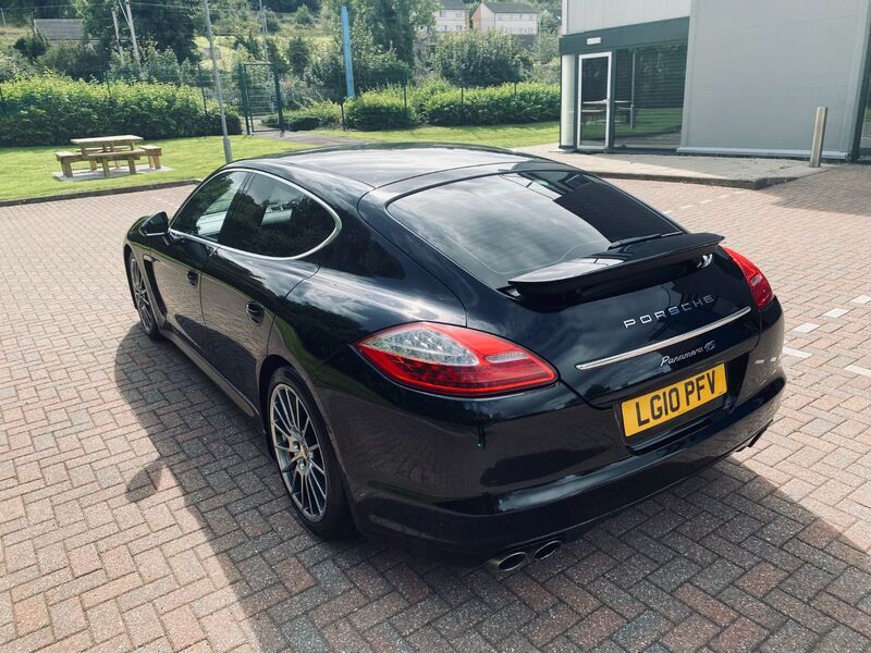 PORSCHE PANAMERA