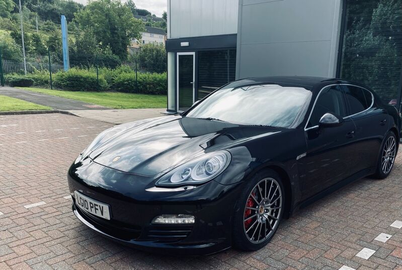 PORSCHE PANAMERA