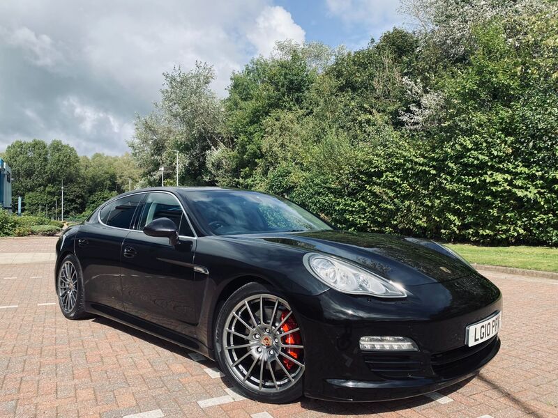 PORSCHE PANAMERA