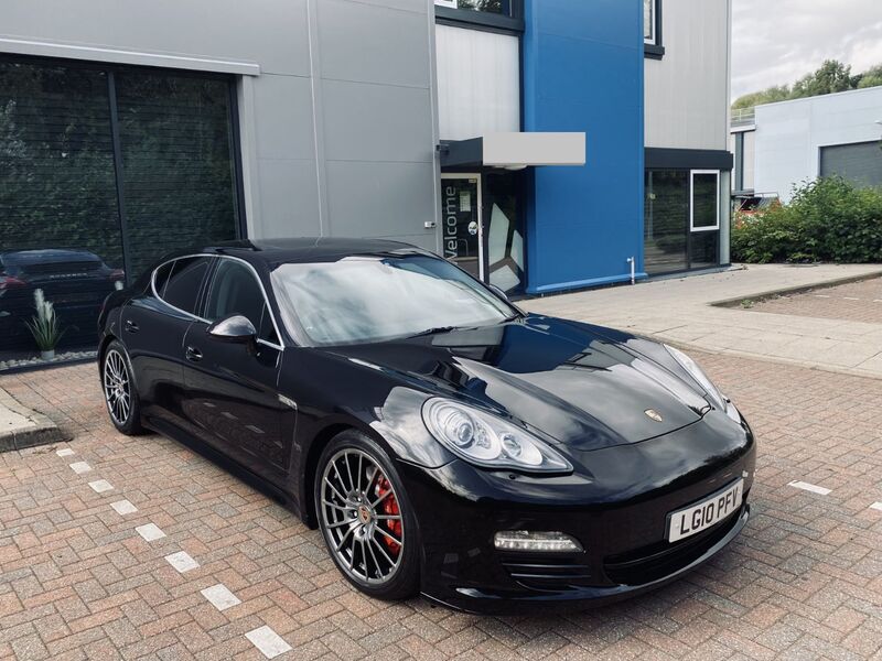 PORSCHE PANAMERA