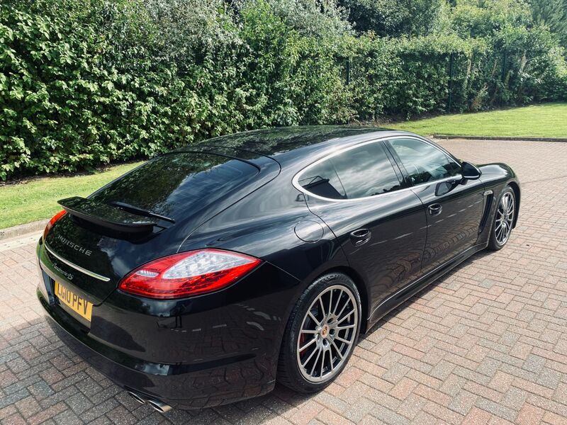 PORSCHE PANAMERA