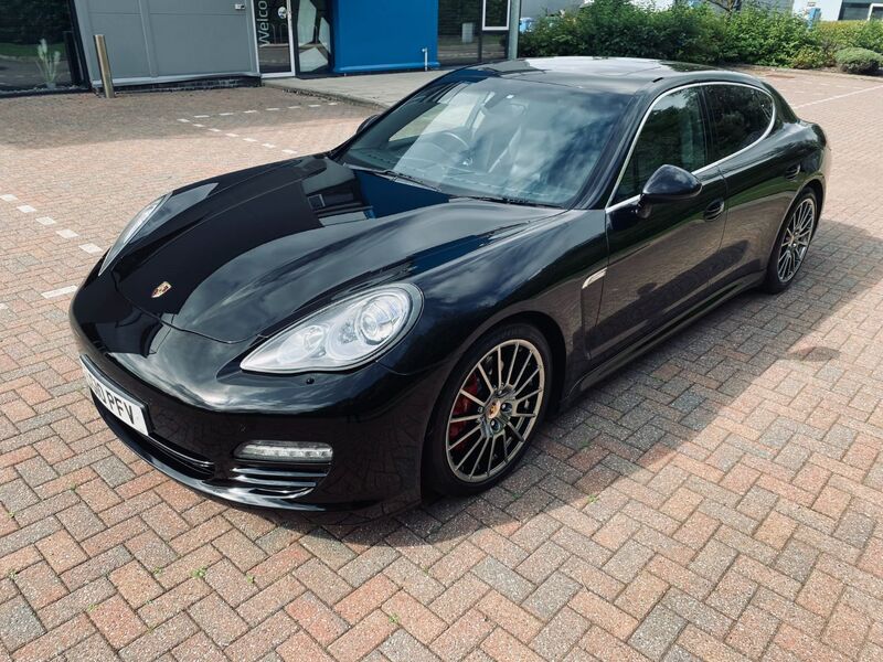 PORSCHE PANAMERA