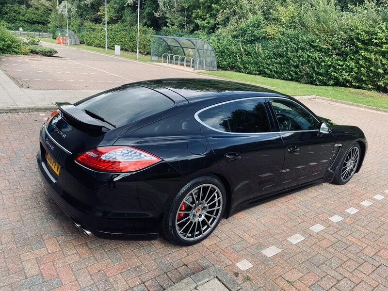 PORSCHE PANAMERA